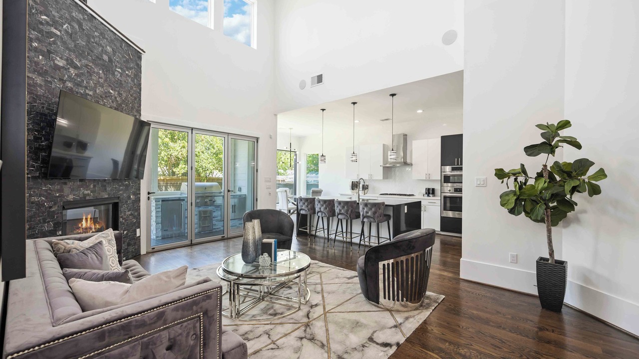 Photo of Livingroom in Garden Oaks