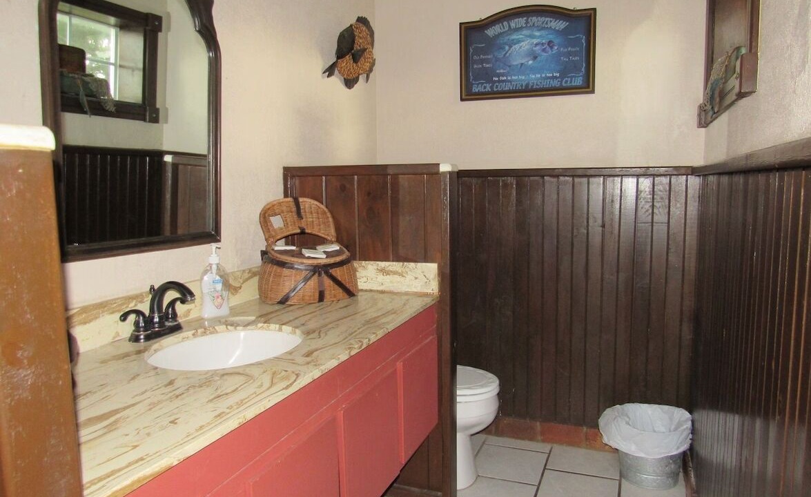 Photo of Bathroom in Mannford