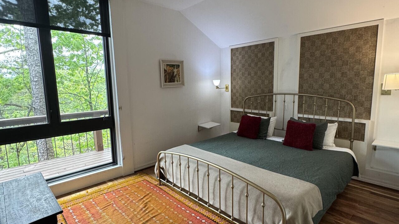 Photo of Bedroom in Eureka Springs