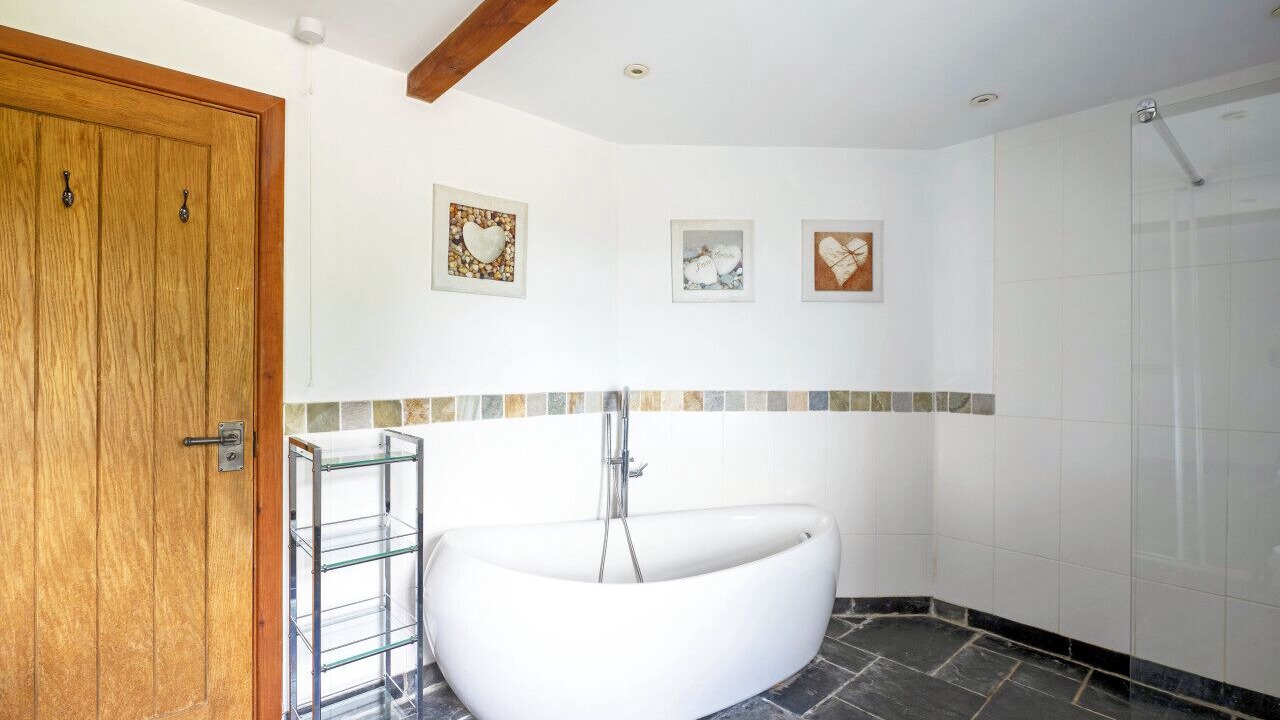 Photo of Bathroom in Pentrefelin