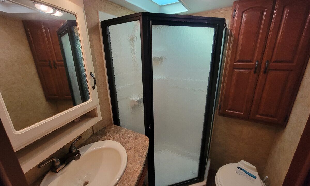 Photo of Bathroom in Peletier