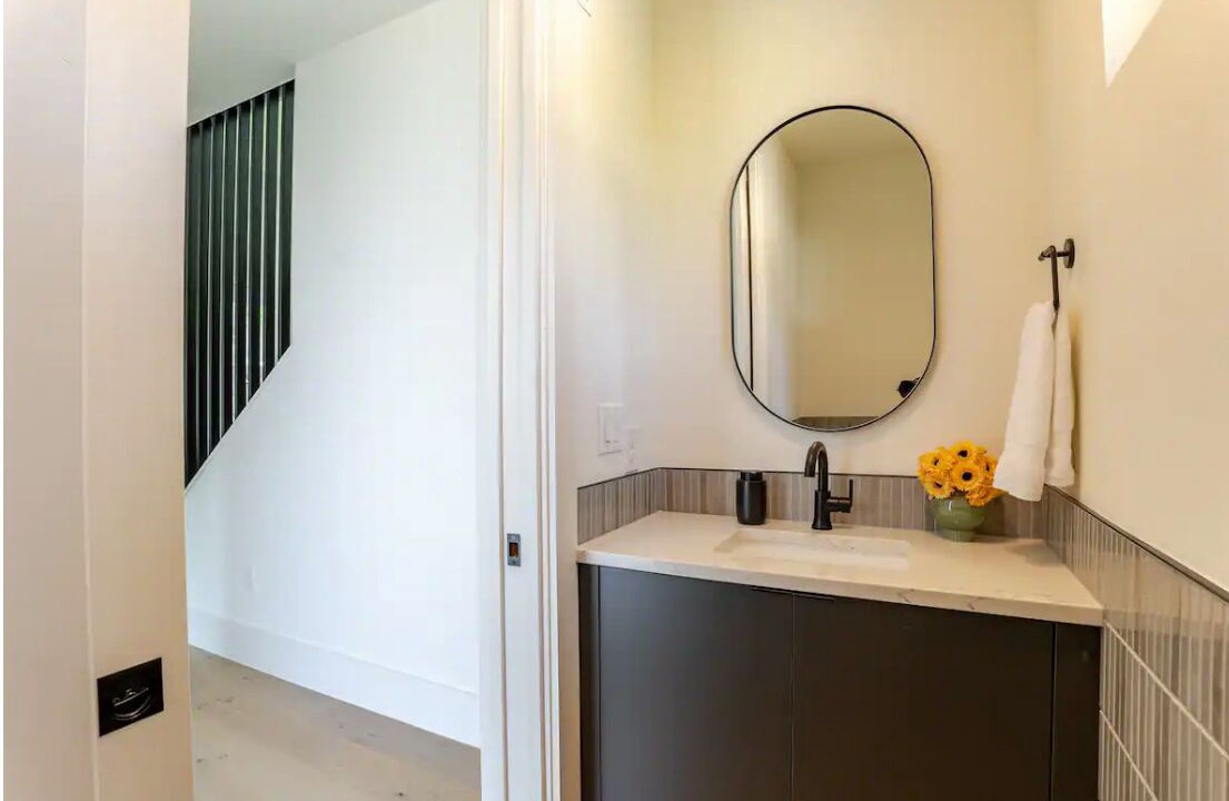 Photo of Bedroom in Govalle