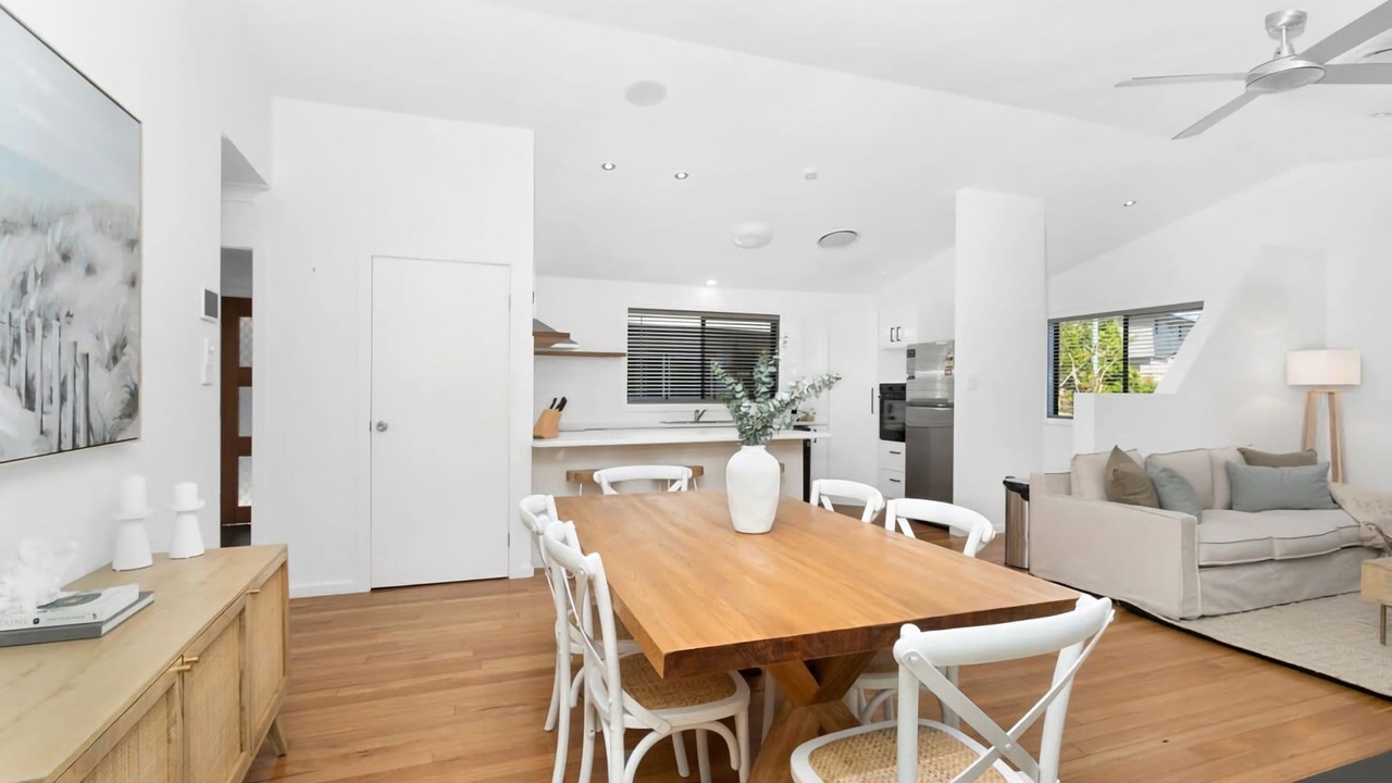 Photo of Others in Lemon Tree Passage