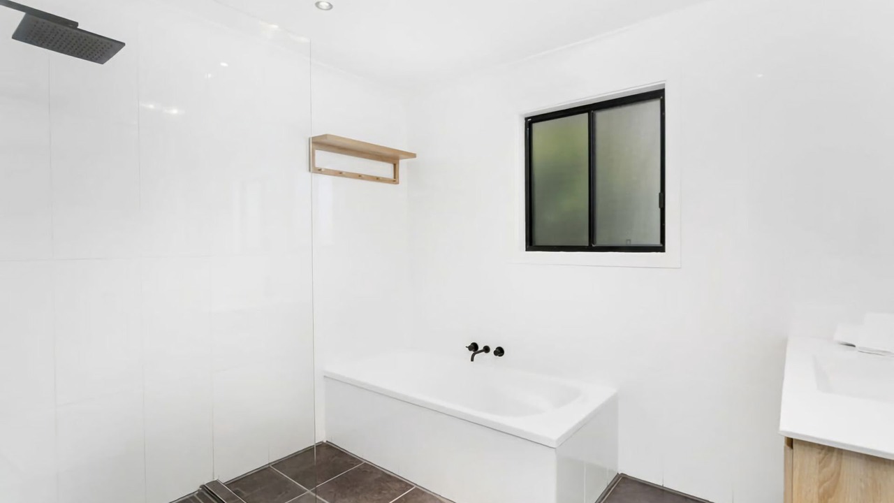 Photo of Bathroom in Lemon Tree Passage