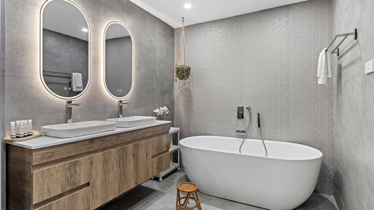 Photo of Bathroom in Buff Point