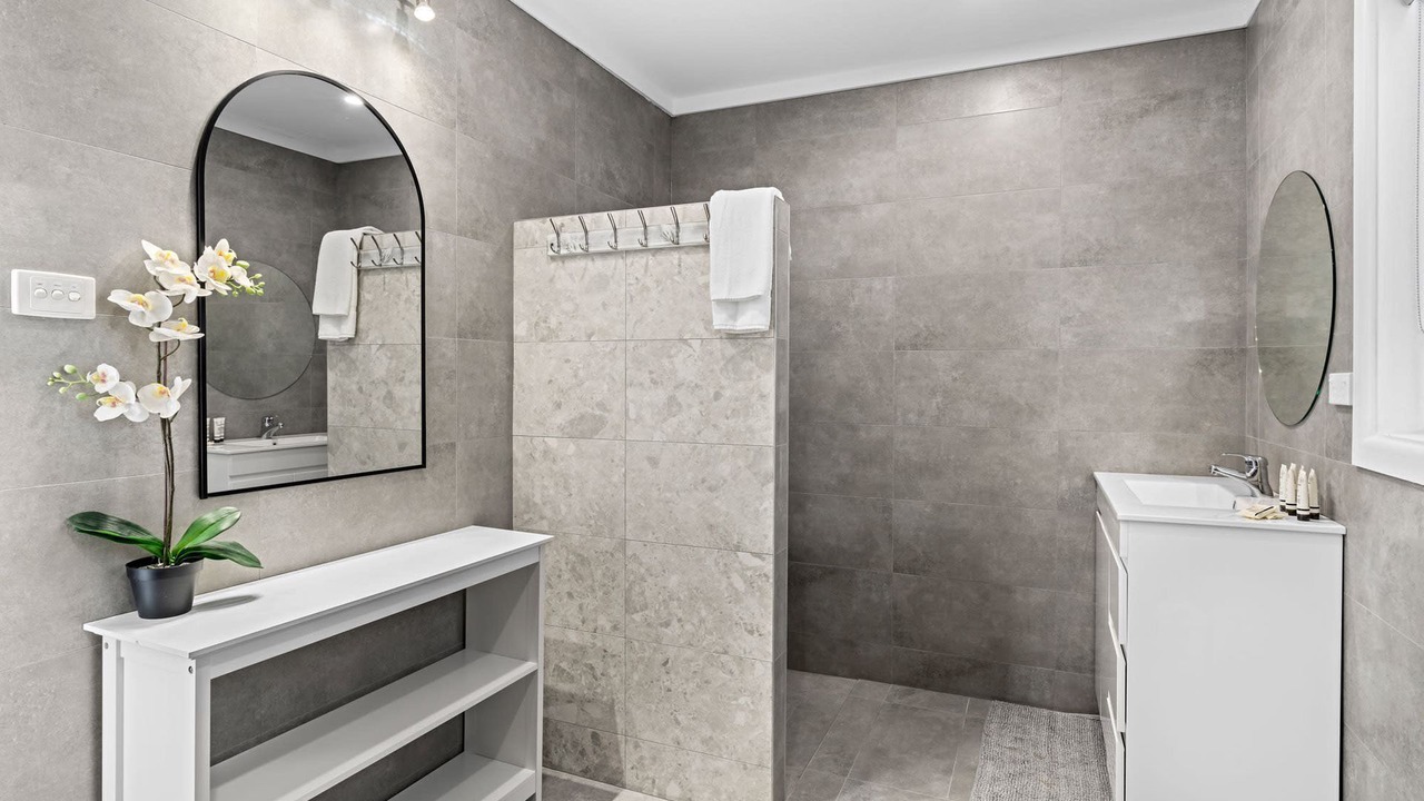 Photo of Bathroom in Buff Point