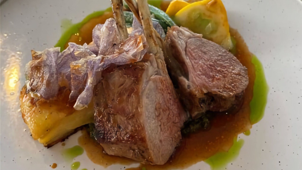 Photo of Others in Lemon Tree Passage