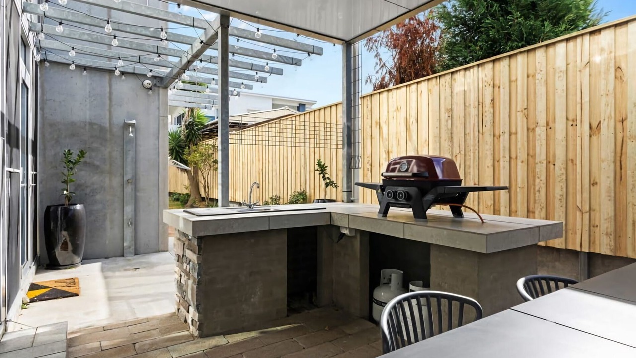 Photo of Outdoor in Redhead