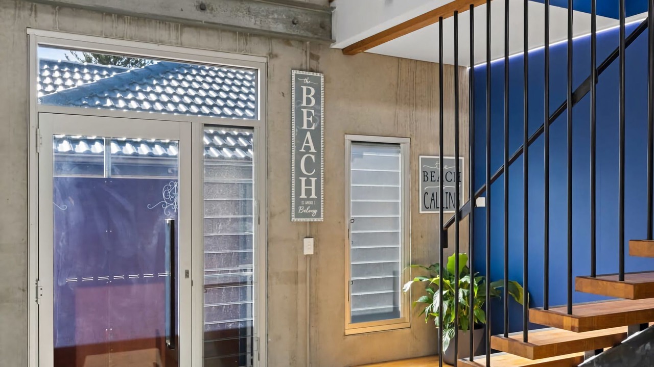 Photo of Others in Redhead