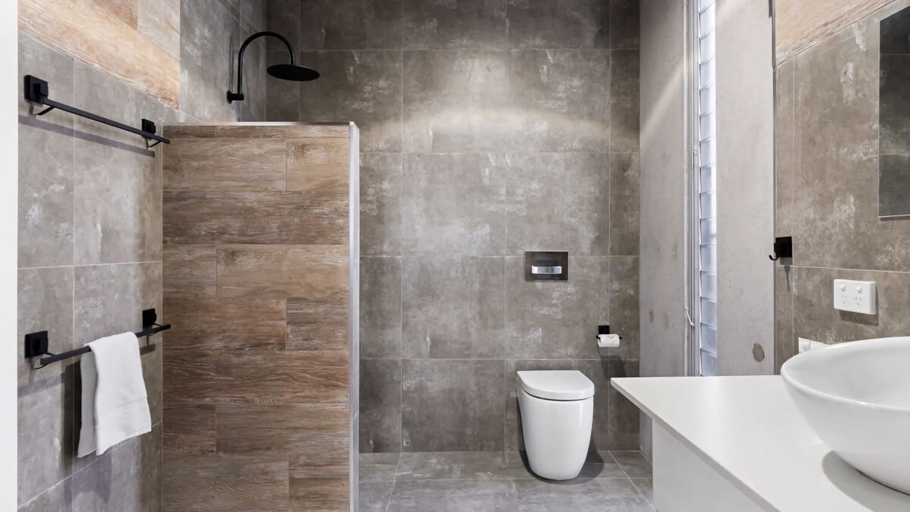 Photo of Bathroom in Redhead