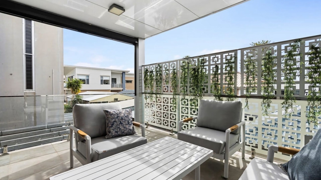 Photo of Outdoor in Redhead