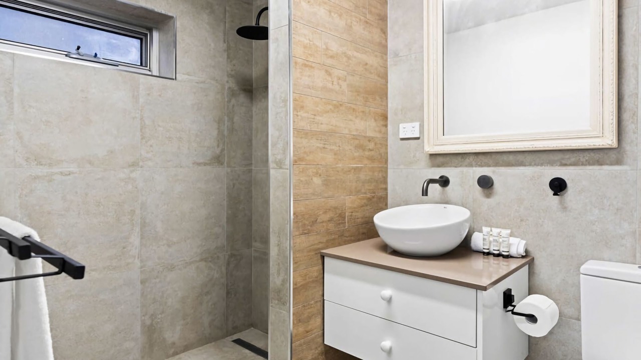 Photo of Bathroom in Redhead