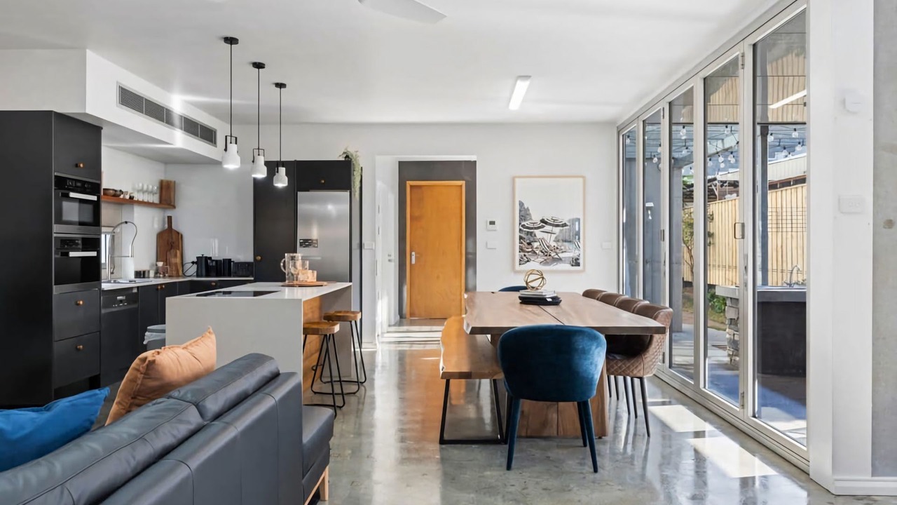 Photo of Others in Redhead