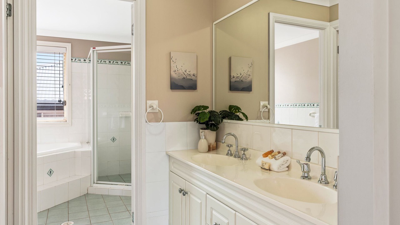 Photo of Bathroom in St Huberts Island