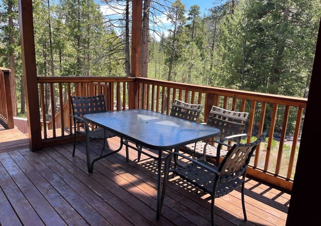 Photo of Outdoor in Weed