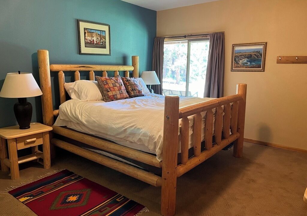 Photo of Bedroom in Weed