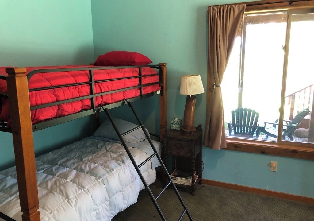 Photo of Bedroom in Weed