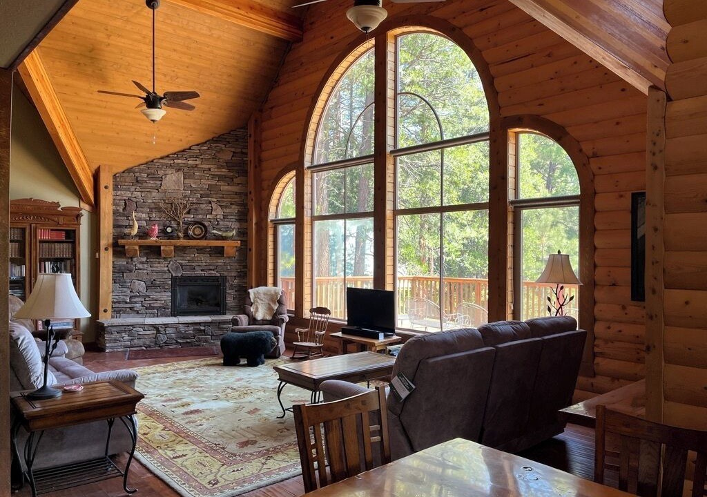 Photo of Livingroom in Weed
