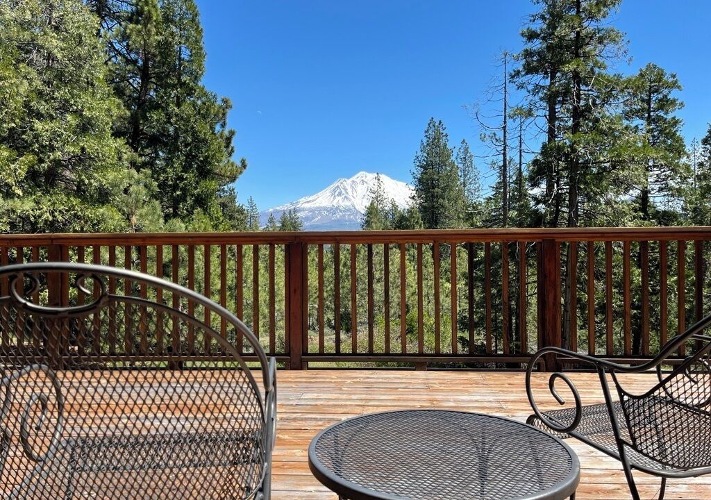 Photo of Outdoor in Weed