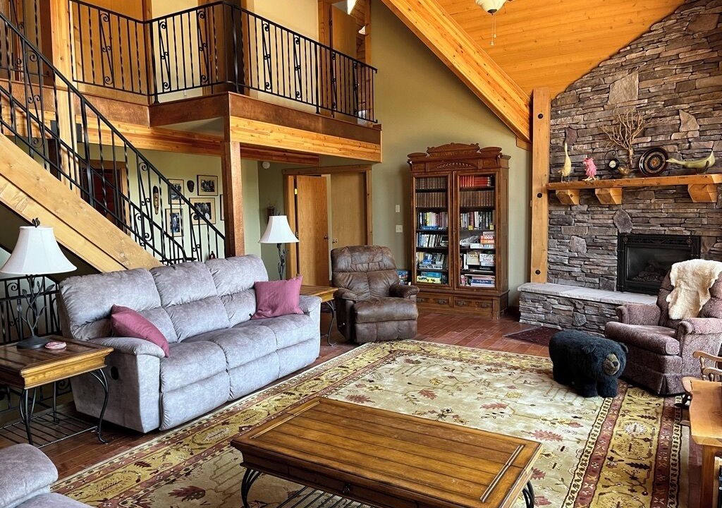 Photo of Livingroom in Weed