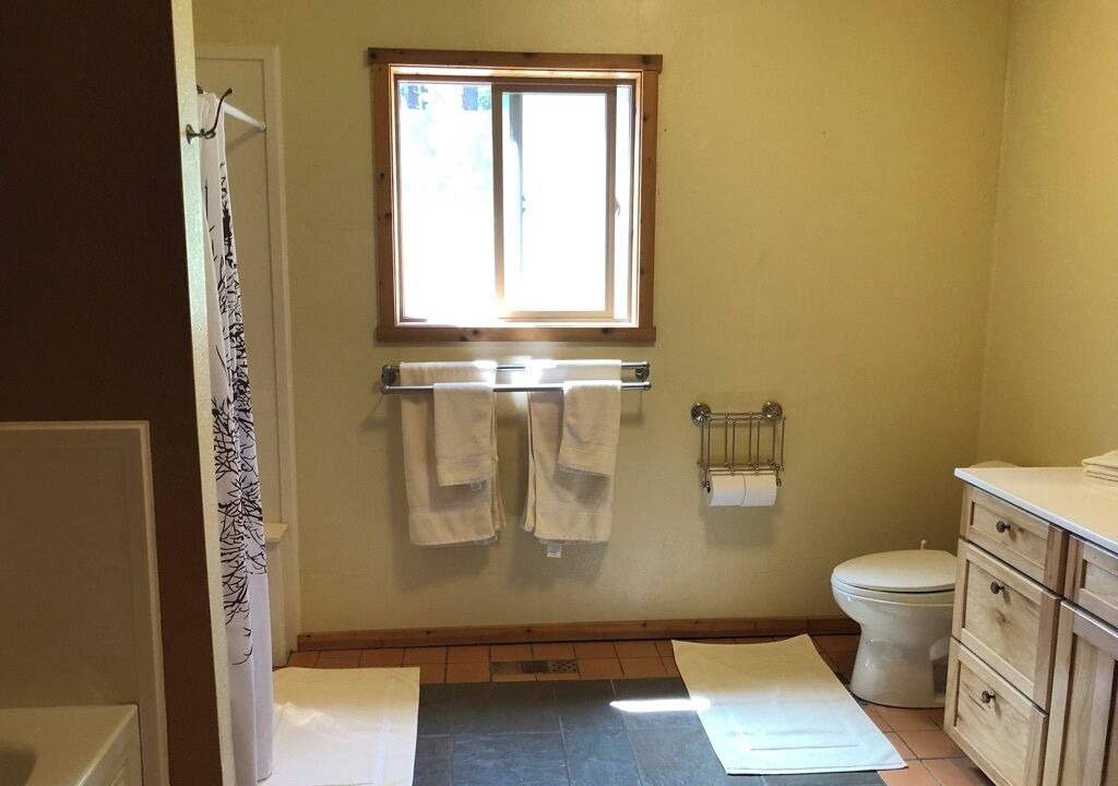 Photo of Bathroom in Weed