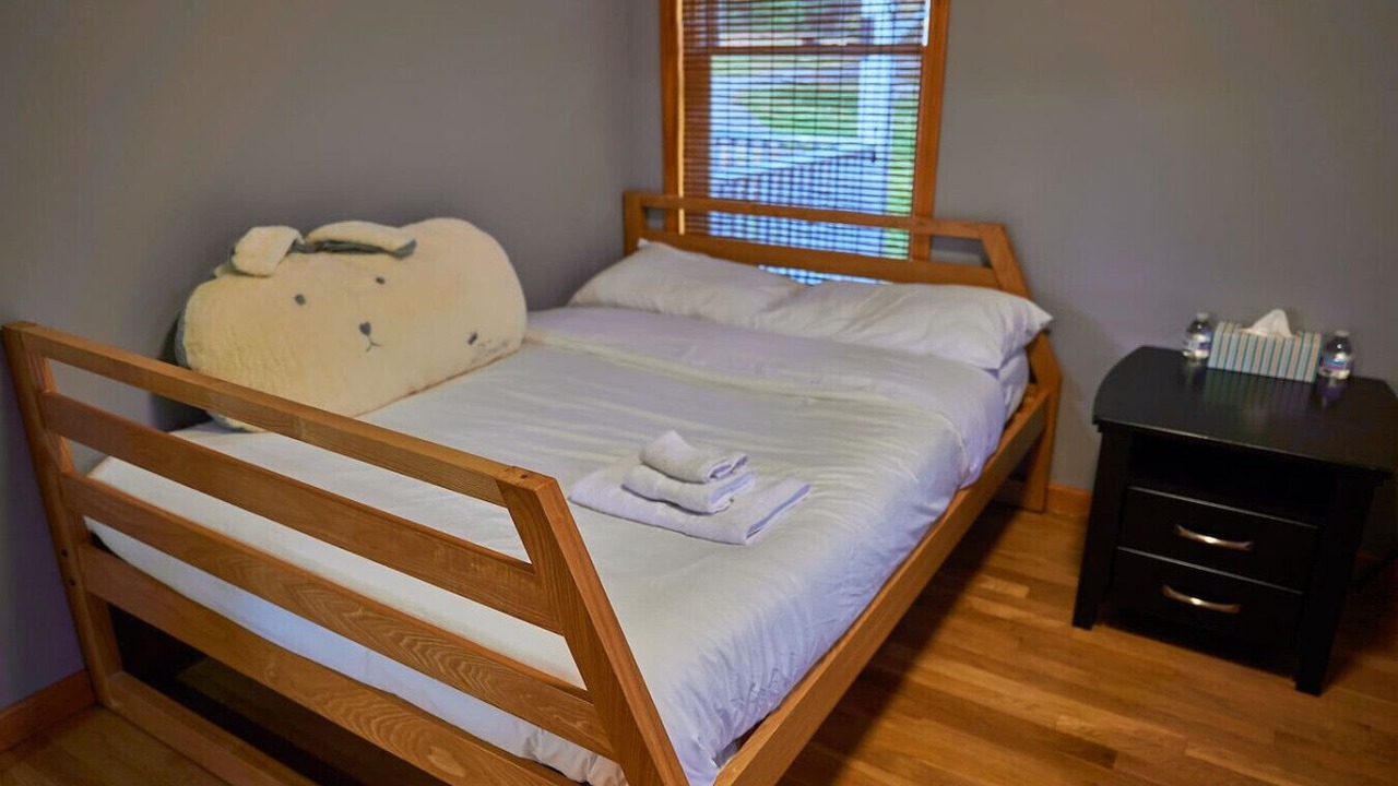 Photo of Bedroom in Cuddebackville