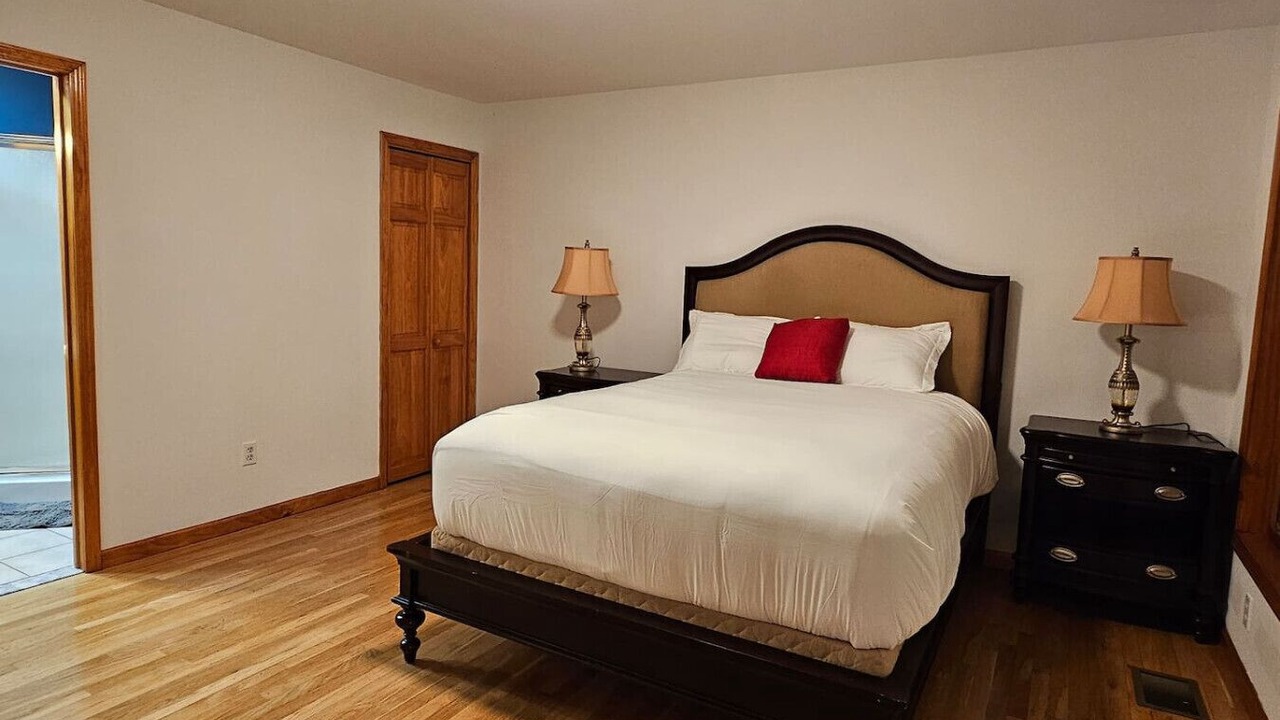 Photo of Bedroom in Cuddebackville