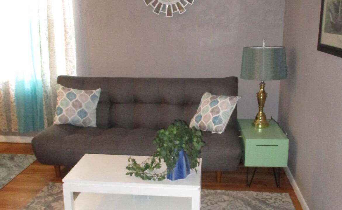 Photo of Livingroom in Newton