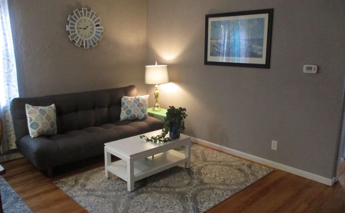 Photo of Livingroom in Newton