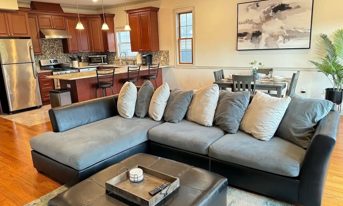 Photo of Livingroom in McGinley Square
