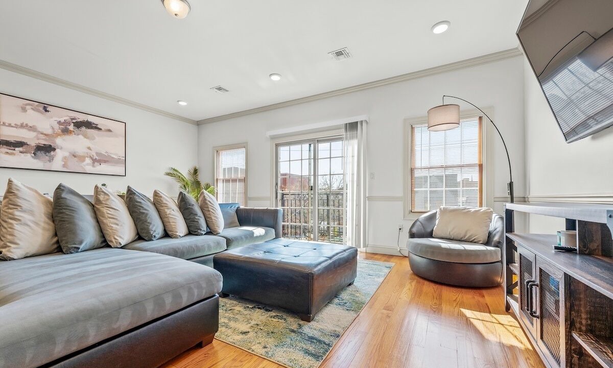 Photo of Livingroom in McGinley Square