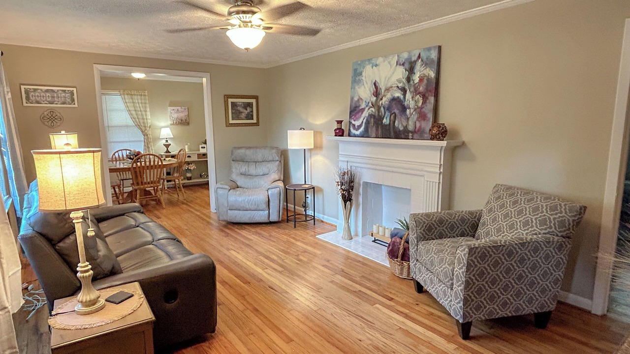 Photo of Livingroom in Weaver