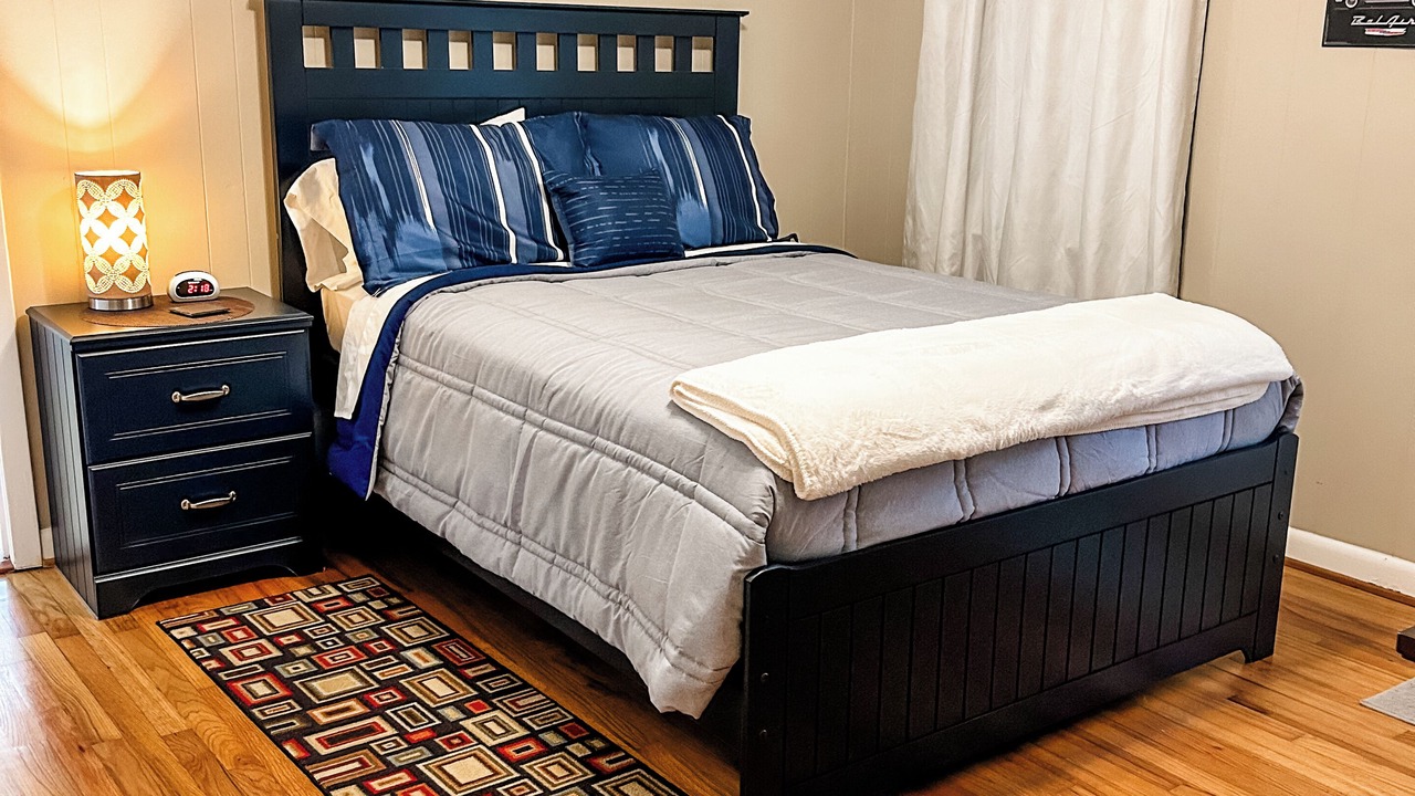 Photo of Bedroom in Weaver