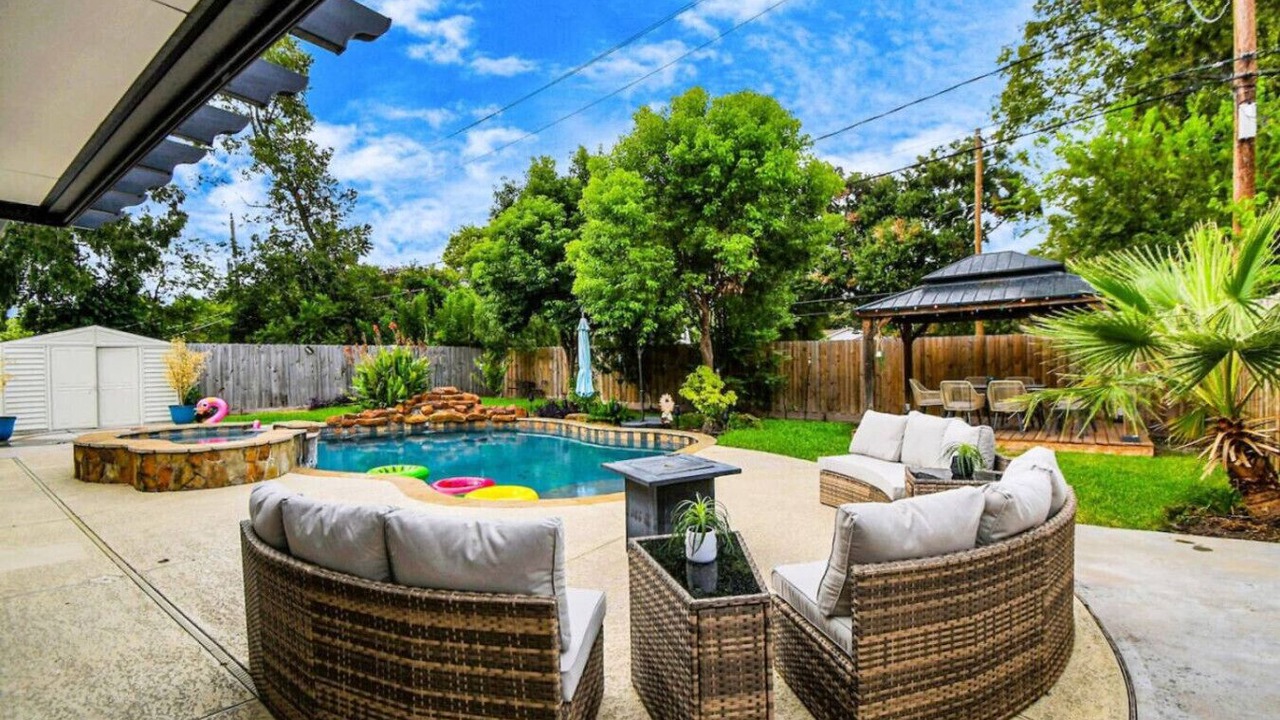Photo of Outdoor in Woodlake - Briar Meadow