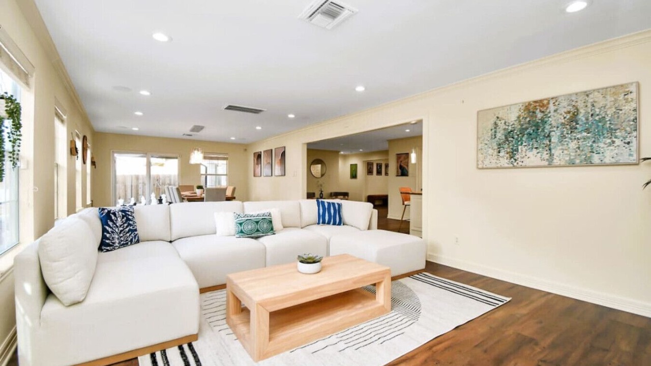 Photo of Livingroom in Woodlake - Briar Meadow