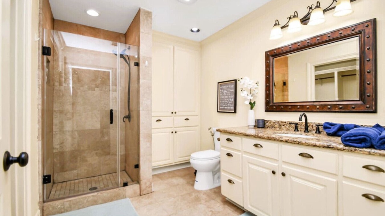 Photo of Bathroom in Woodlake - Briar Meadow