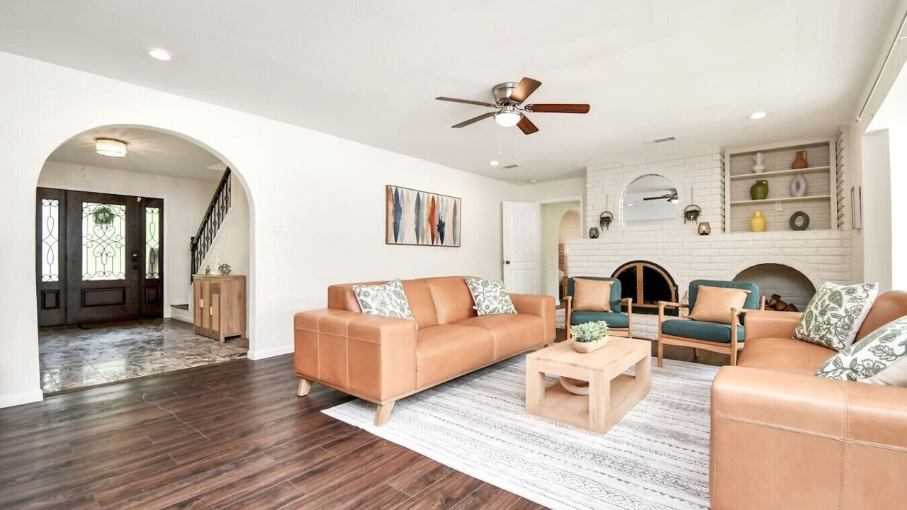 Photo of Livingroom in Houston