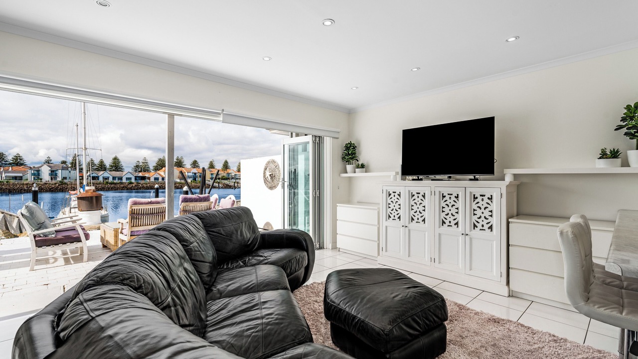 Photo of Livingroom in North Haven