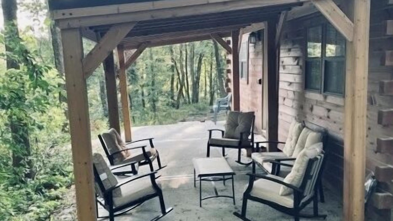 Photo of Outdoor in Viola