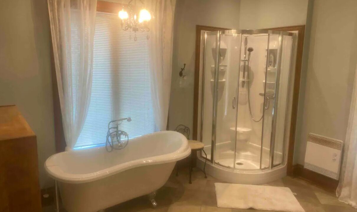 Photo of Bathroom in Saint Come