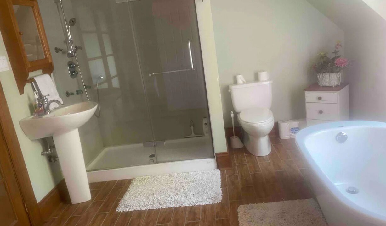 Photo of Bathroom in Saint Come