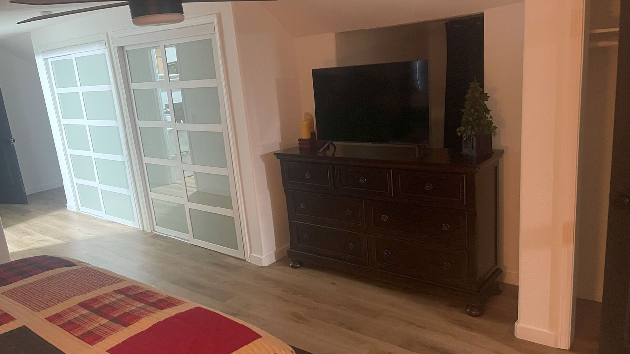 Photo of Bedroom in Grove