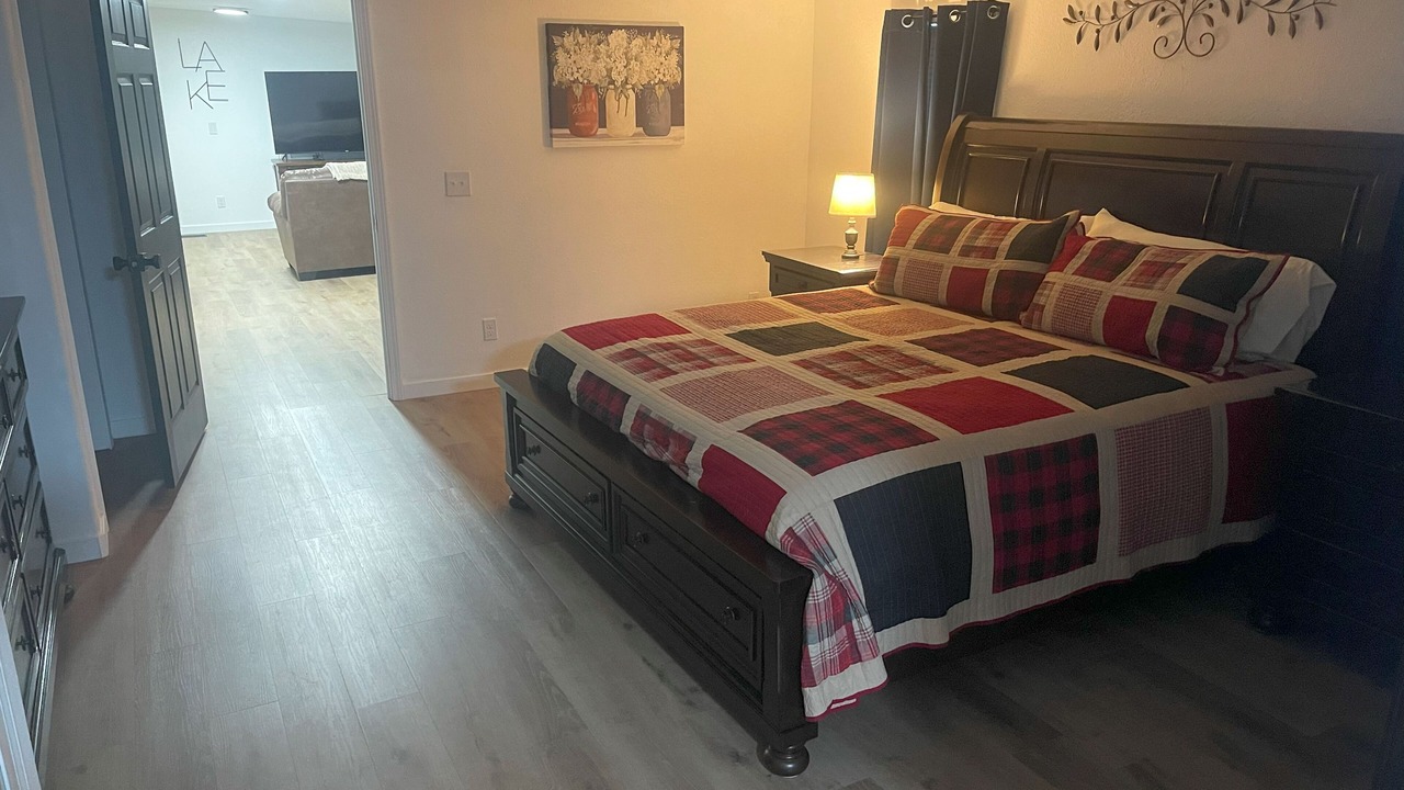 Photo of Bedroom in Grove