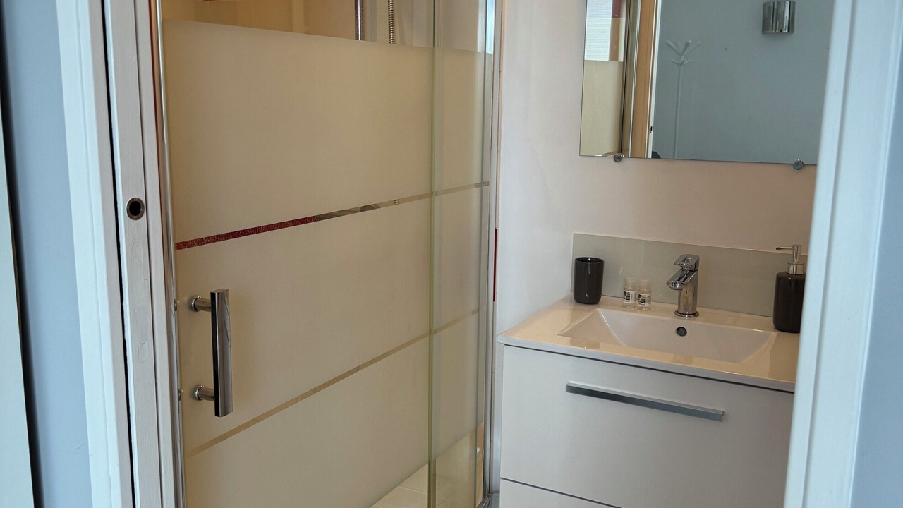 Photo of Bathroom in Laval