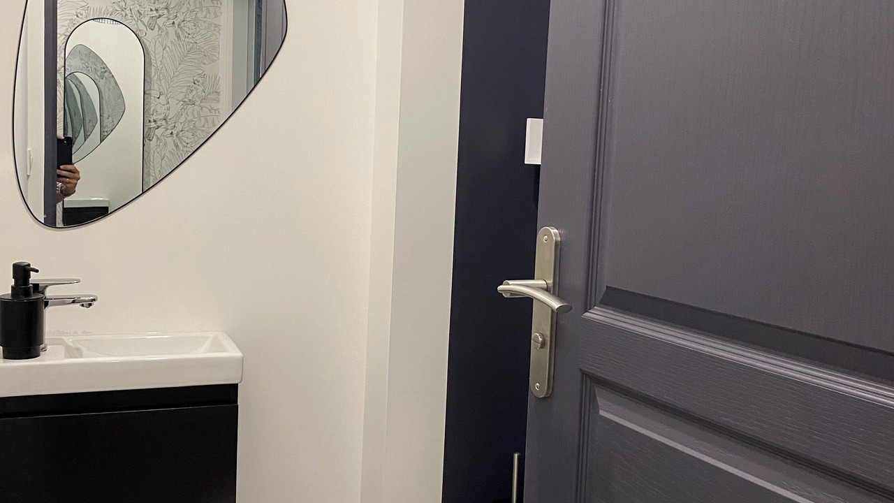 Photo of Bathroom in Charleville-Mezieres