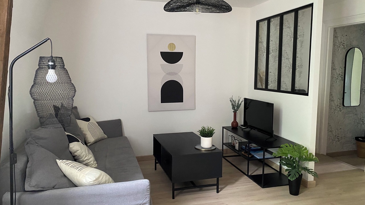 Photo of Livingroom in Charleville-Mezieres