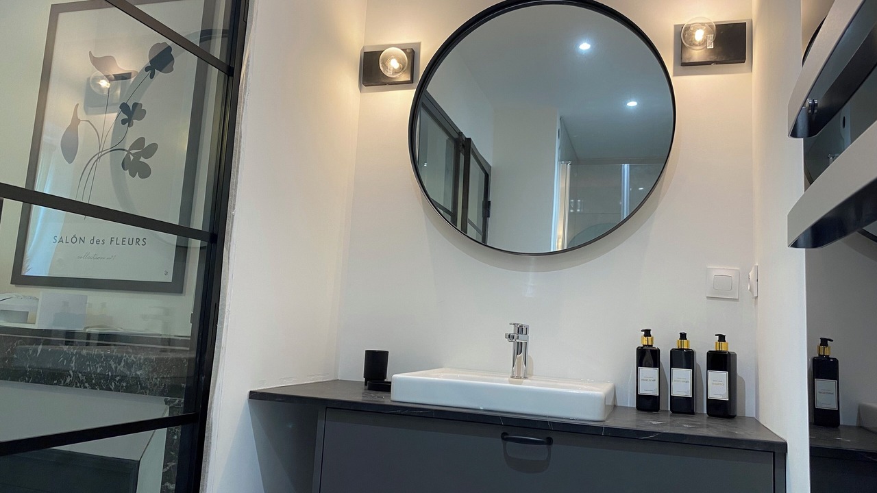 Photo of Bathroom in Charleville-Mezieres