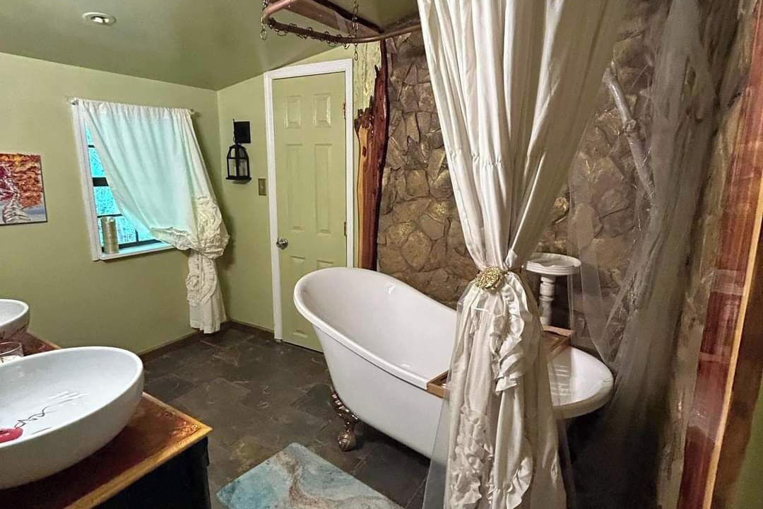 Photo of Bathroom in Austral