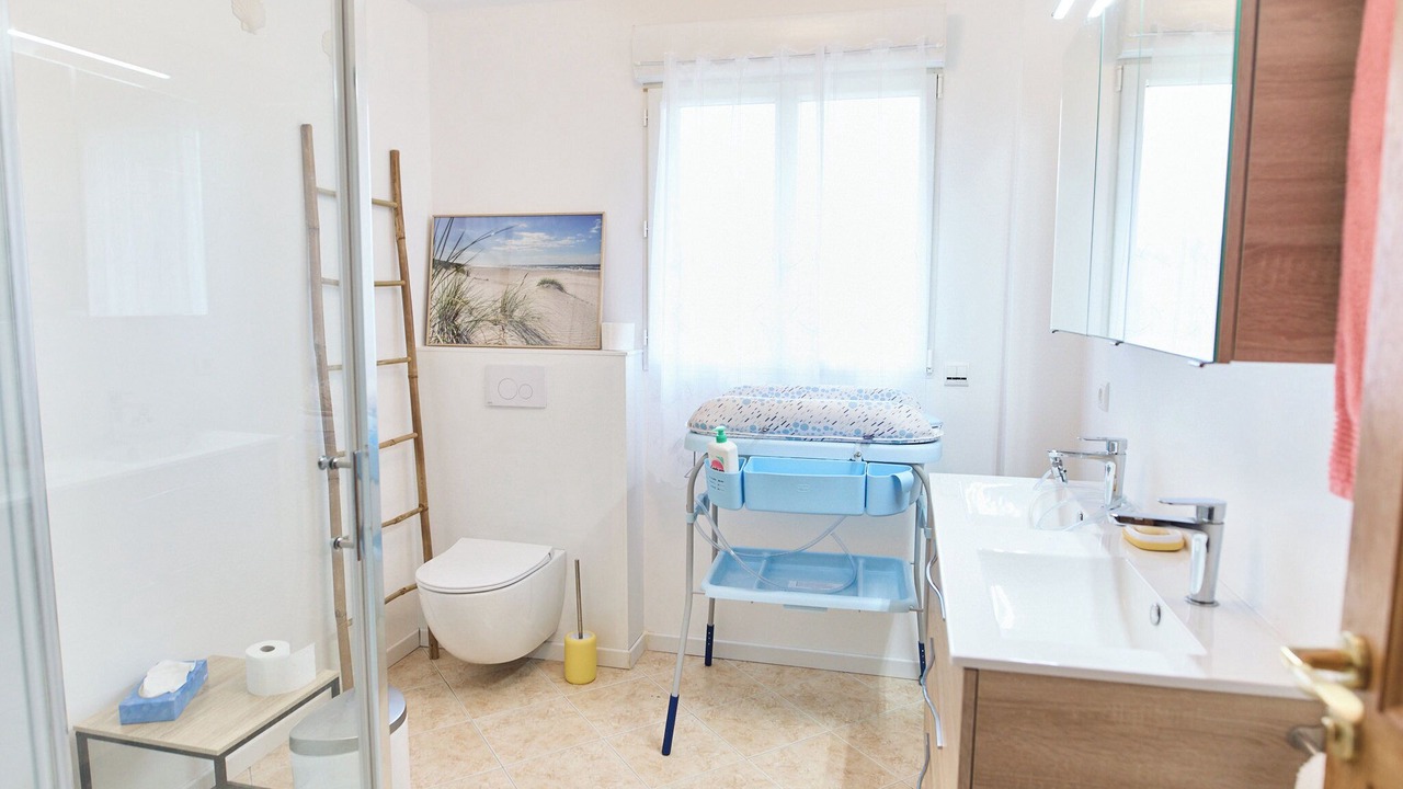 Photo of Bathroom in Colembert