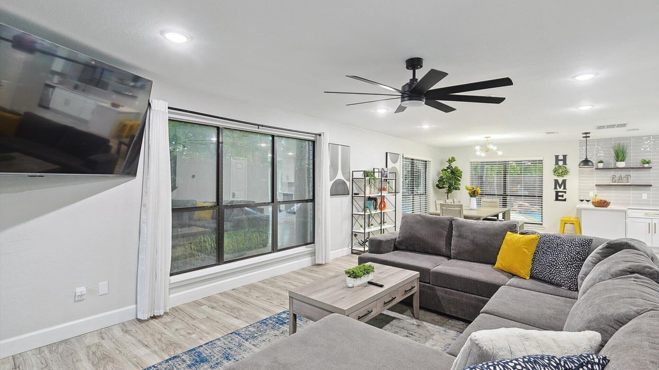 Photo of Livingroom in Flower Mound
